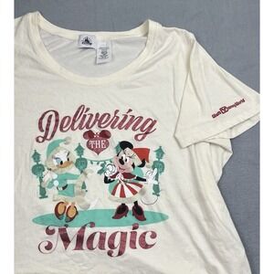 Walt Disney World Women's T Shirt XXL‎ Delivering the Magic Christmas Holiday